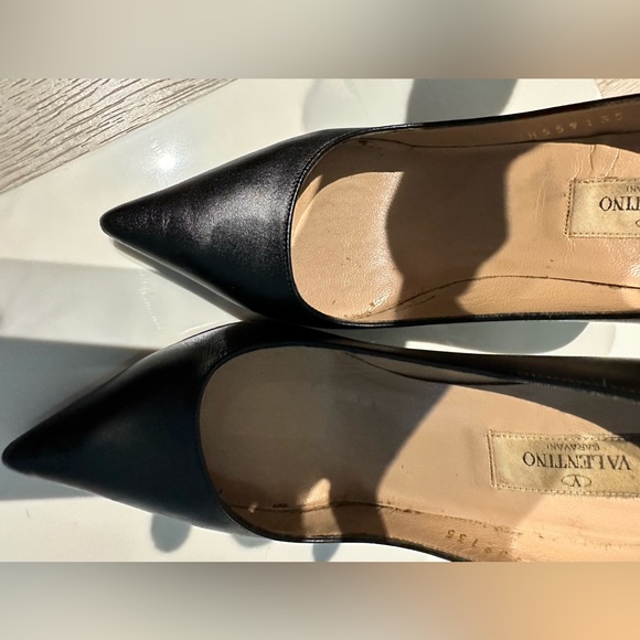 Valentino Garavino Black rockstud pump size 35. used, excellent condition - Picture 12 of 16